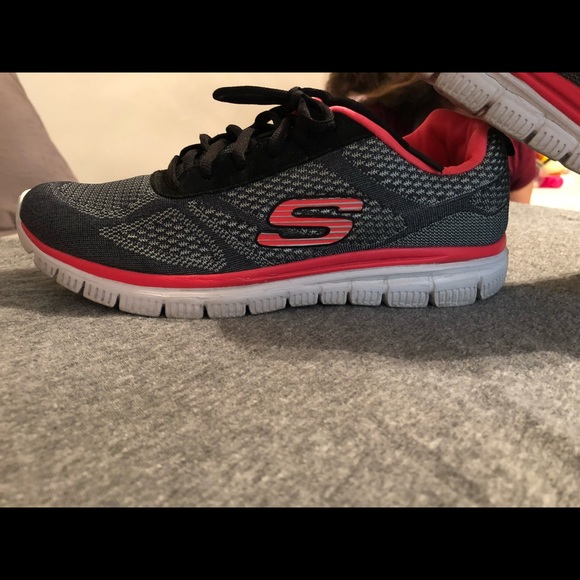 sketchers size 10